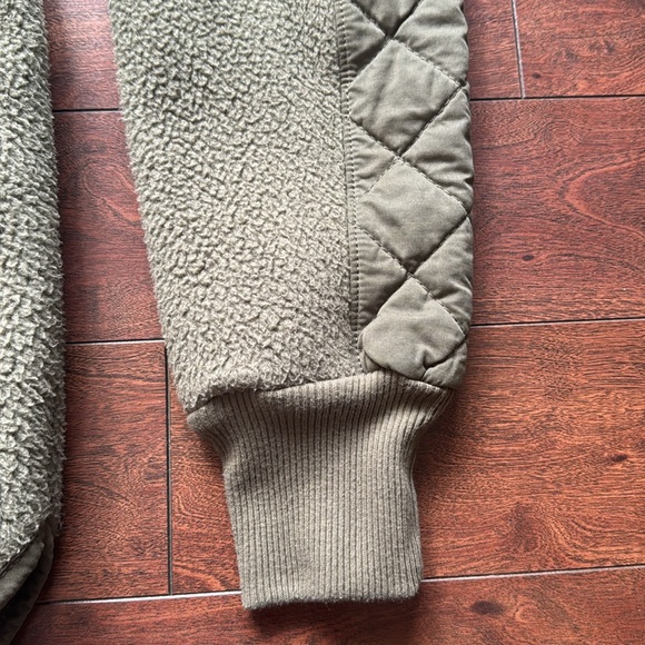 Abercrombie & Fitch Sweater - Picture 4 of 7